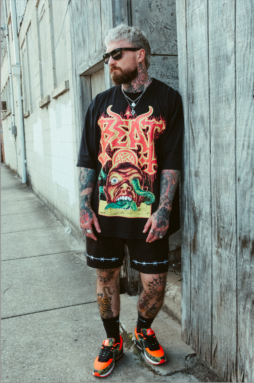 BLACK BARBWIRE PERFORMANCE STAGE SHORTS