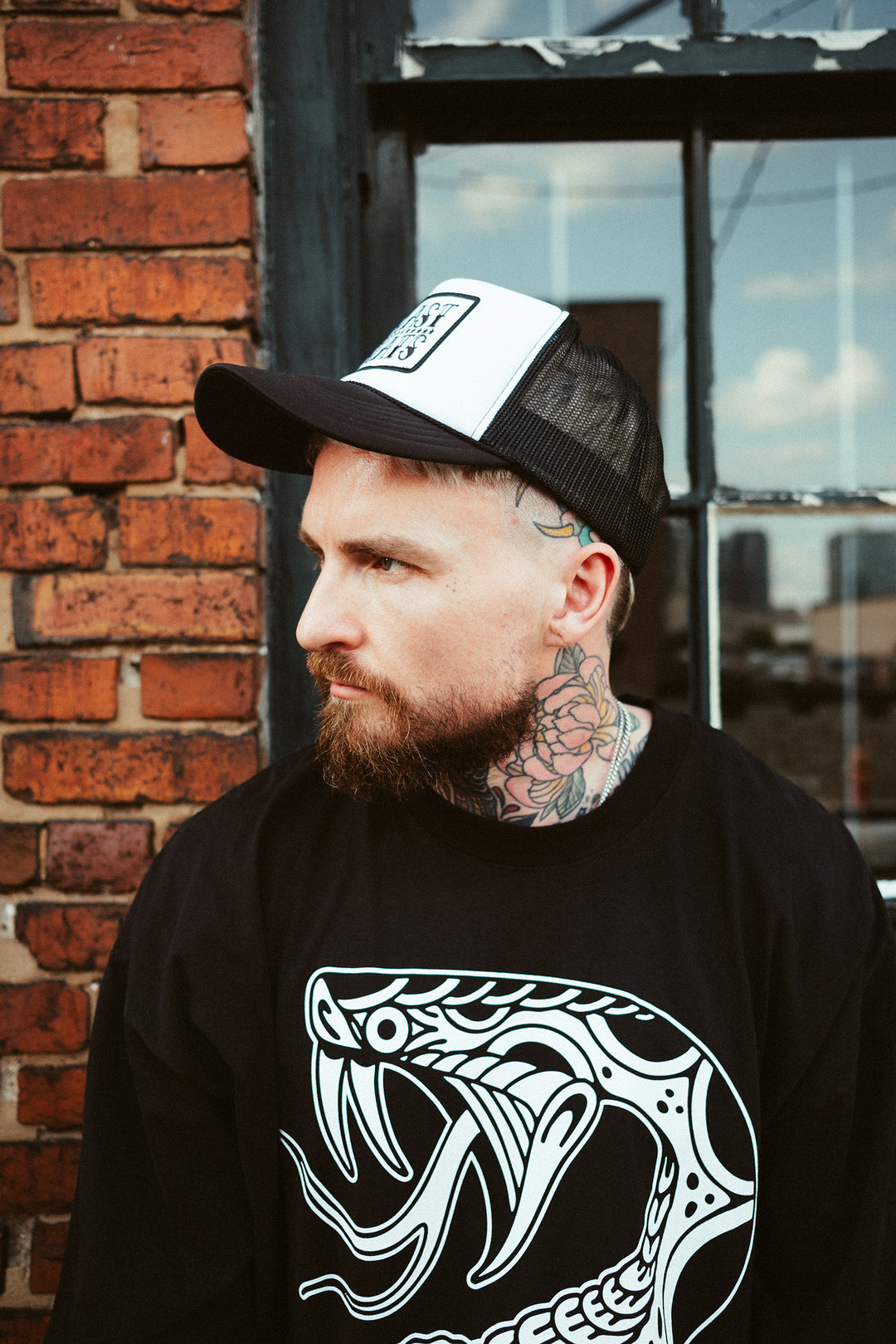 BLAST BEATS TRUCKER HAT - BLACK/WHITE